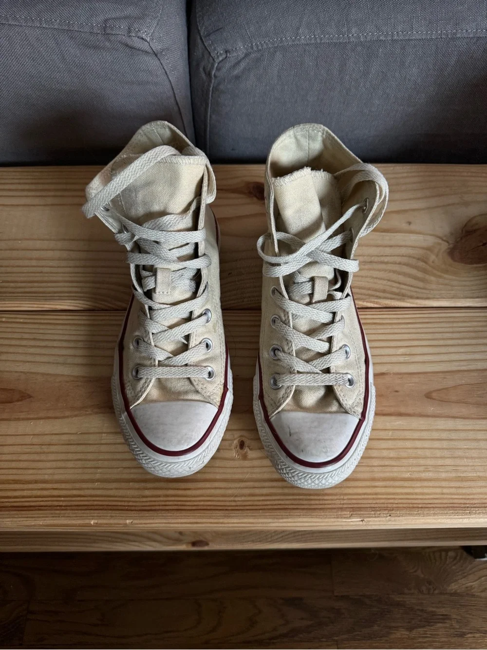 Converse Kids High-Top Sneakers in Beige with Red Trim